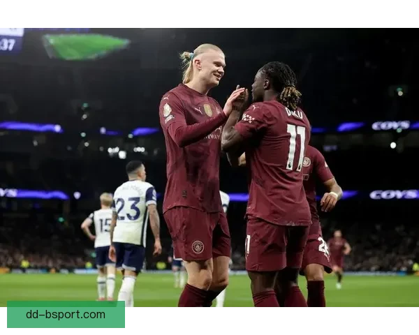 多库在曼城左路大显神威展现惊人突破能力